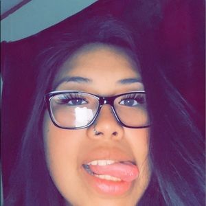 Meet your Posher, Anita